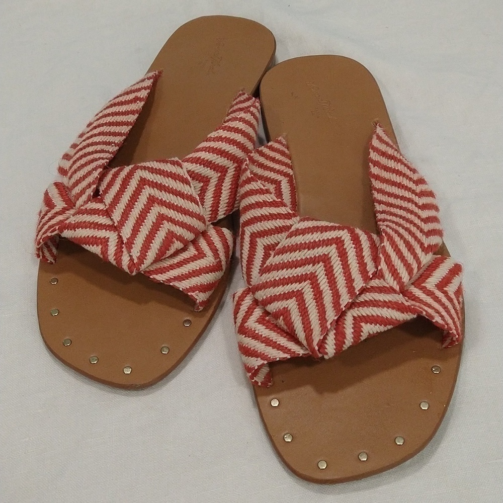 9 1/2 womens slides sandals coral/red universal thread